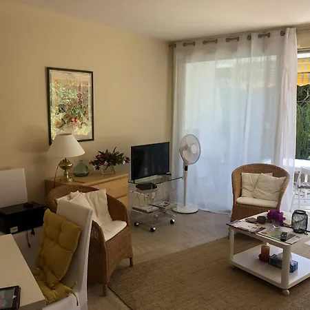 Apartman Les Oliviers 3, Domaine De Pierre Longue *